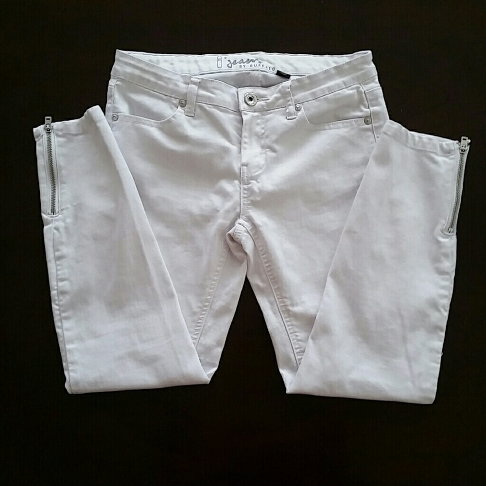 White skinny jeans